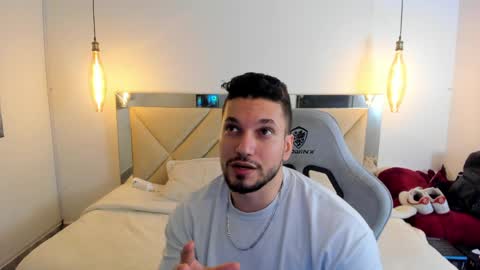 Ryan online show from April 1, 2:46 am