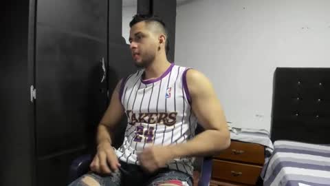 ryan_xc1 online show from January 9, 2:17 am