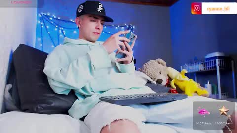 Ryannhill  online show from November 7, 4:49 am