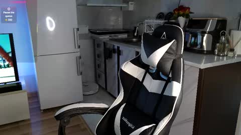 ryanstorm1 online show from November 8, 8:12 pm