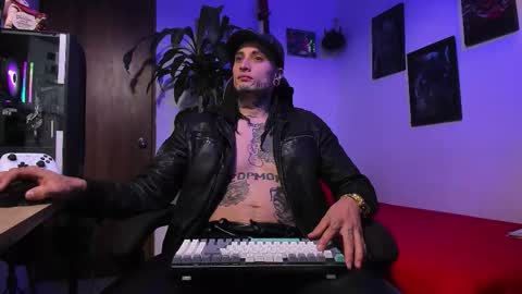 leopmonk help me reach 100 thumbs up online show from November 14, 3:35 pm