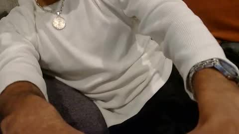 Dee online show from October 31, 9:01 am