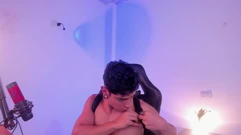 saenz_hotx online show from April 26, 7:54 pm