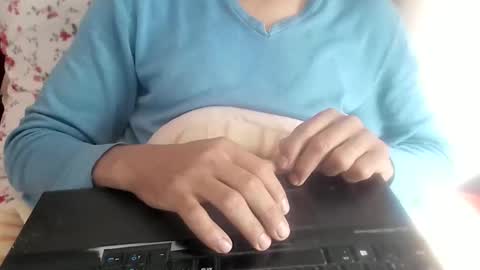 salah442765 online show from April 24, 10:50 am