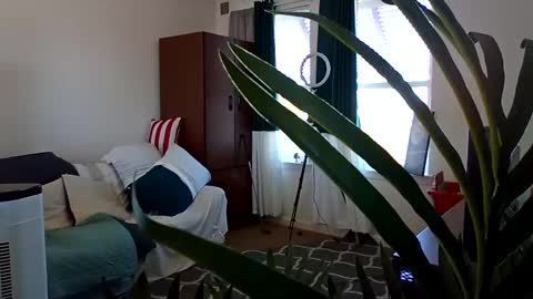 Snapshot of salis1981 chatting on March 3, 5:45 pm salis1981 online show from March 3, 5:45 pm