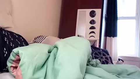 Snapshot of salis1981 chatting on February 6, 6:46 pm salis1981 online show from February 6, 6:46 pm