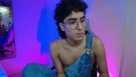 Snapshot of salvatore_montt chatting on September 9, 5:18 am salvatore_montt online show from September 9, 5:18 am