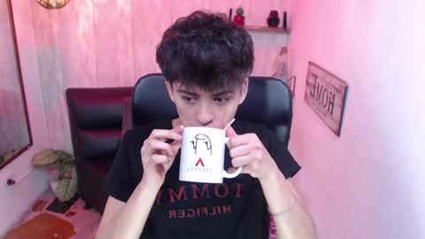 Sam online show from February 19, 1:17 pm