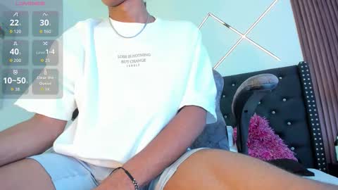 sammyyadams_ online show from October 11, 4:22 pm
