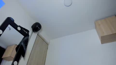   online show from November 26, 5:21 am