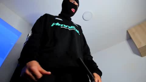   online show from November 19, 7:41 am