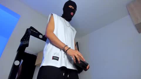   online show from November 8, 2:04 am