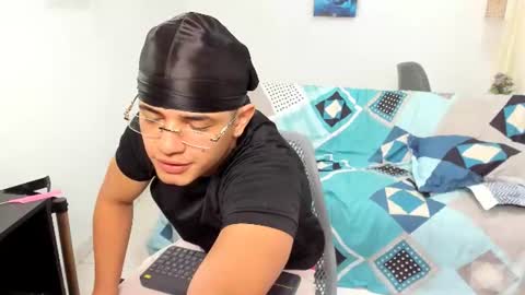 samxx_muscle online show from August 6, 12:00 pm
