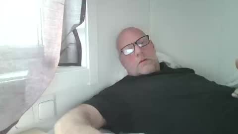 sandnesrune523 online show from March 12, 12:57 pm