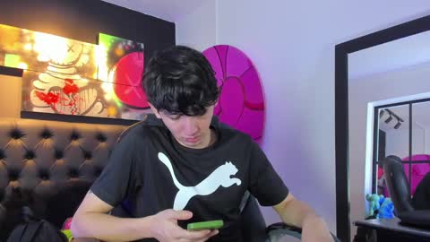 Snapshot of santi_delacruz chatting on January 31, 3:00 pm santi online show from January 31, 3:00 pm