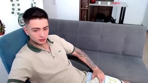 santi_ss online show from March 16, 2:43 pm