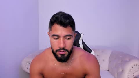 santiago_huntt online show from February 19, 10:28 pm