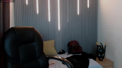 santiago_russo18 online show from April 19, 10:34 pm