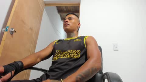 Snapshot of santiagogtx chatting on January 19, 9:13 pm Santiago online show from January 19, 9:13 pm