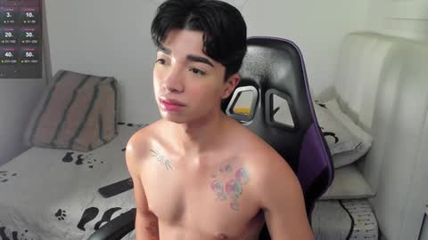 Mr. Santiago online show from February 5, 1:22 pm