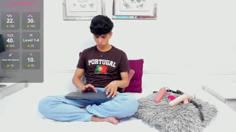 Santiago Carrington online show from January 4, 8:16 pm