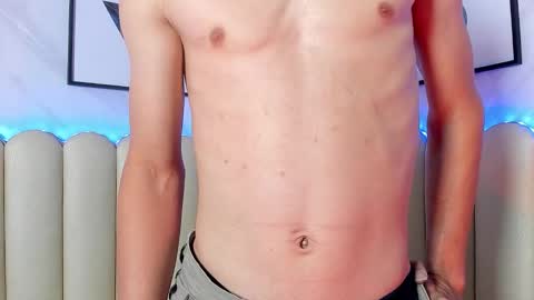 Snapshot of sasha_blazes chatting on October 18, 4:39 am sasha_blazes online show from October 18, 4:39 am