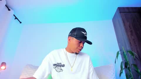     online show from March 20, 6:50 am