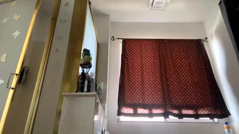 ElVergone online show from November 4, 6:09 pm