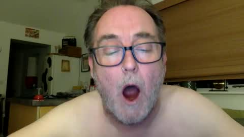 scbiggersballs online show from April 23, 1:32 am