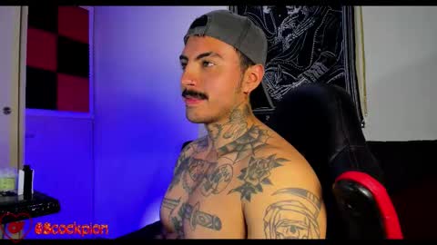 Alejandro help me to reach 200 thumps up online show from November 11, 11:15 am