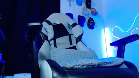 Sebastian online show from November 30, 10:45 pm