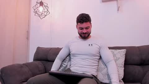 Instagram jeanpaulfit  online show from December 27, 9:32 pm