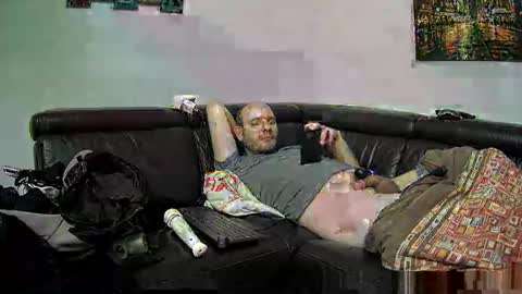 Snapshot of seeebi chatting on December 14, 6:46 am Sebastian online show from December 14, 6:46 am