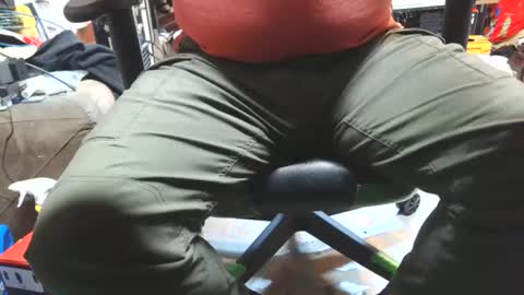 selfpound online show from April 22, 1:49 pm