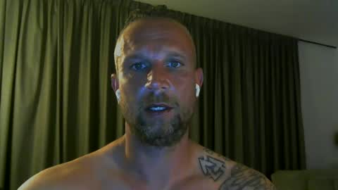 sence08 online show from June 18, 11:54 pm