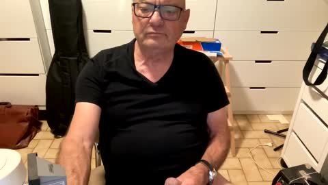 serge8413 online show from December 9, 2:02 am