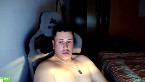 Snapshot of sergio95n chatting on October 31, 4:21 pm Pollos online show from October 31, 4:21 pm