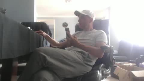 hetero serio discreto online show from January 28, 7:00 pm