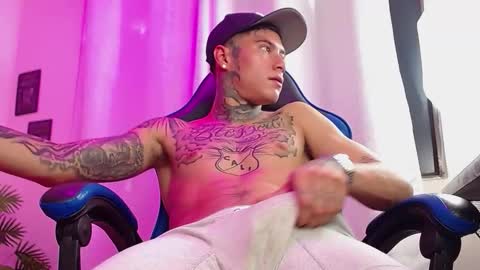 Thomas online show from March 13, 10:38 pm