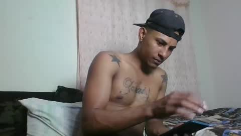 Snapshot of sexyleon69 chatting on February 10, 4:52 am Sexy leon online show from February 10, 4:52 am