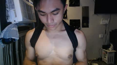 sexystrongcum online show from April 18, 11:44 am