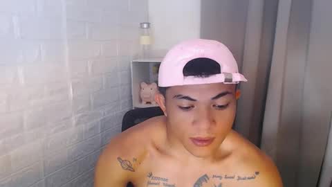 shake_raytow34 online show from February 27, 8:26 am