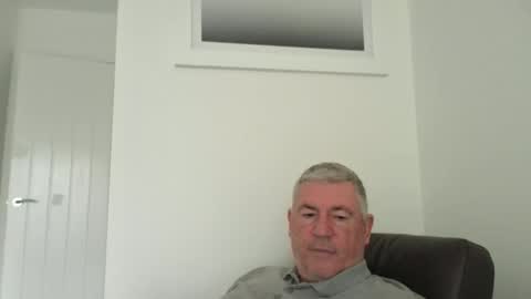 she52 online show from November 5, 9:00 am