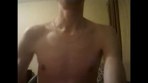 Snapshot of shedevr02 chatting on March 5, 5:39 pm Roger online show from March 5, 5:39 pm