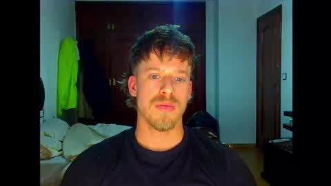 Cick Goreskin online show from December 18, 2:40 am