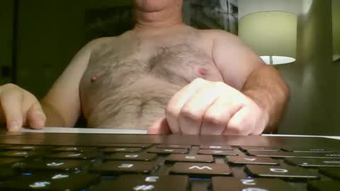 Snapshot of showflyer06 chatting on December 10, 2:28 pm showflyer06 online show from December 10, 2:28 pm