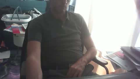 Snapshot of shyfrenchcock chatting on October 16, 9:28 am shyfrenchcock online show from October 16, 9:28 am