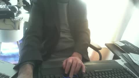 Snapshot of shyfrenchcock chatting on January 31, 9:37 am shyfrenchcock online show from January 31, 9:37 am