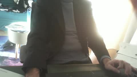 Snapshot of shyfrenchcock chatting on December 16, 8:41 am shyfrenchcock online show from December 16, 8:41 am