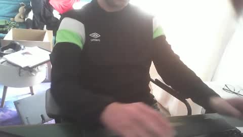 Snapshot of shyfrenchcock chatting on March 8, 1:44 pm shyfrenchcock online show from March 8, 1:44 pm